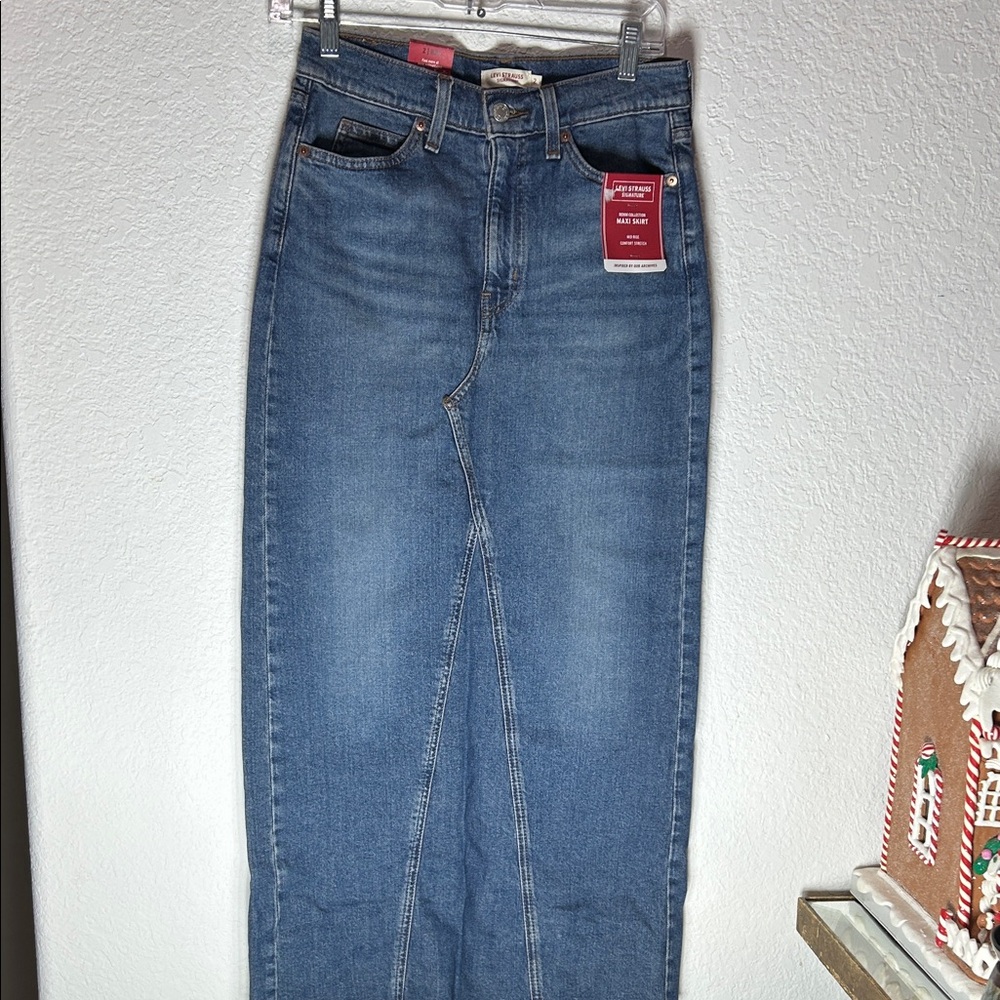 Levi's Women's Straight Leg Jeans in Blue